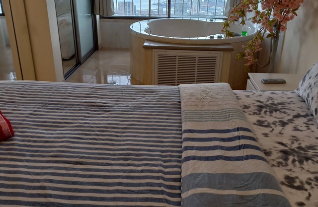 Yefe nof panoramic 3 room flat by Carmel centre