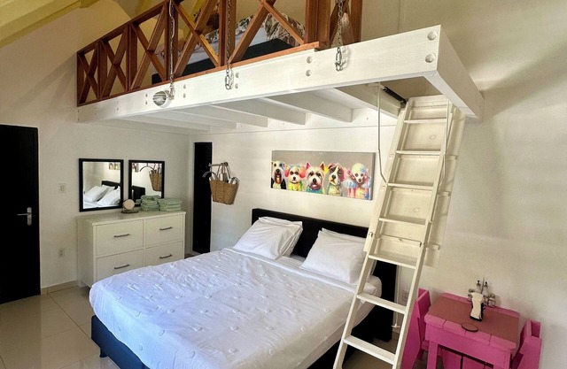 Yemaya Guesthouse Curaçao; fits up to 3guests - has an amazing Pool with Slide!