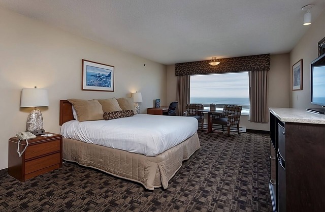 You Found it! Newport Getaway! Free Parking, Pets Allowed, Minutes To Nye Beach!