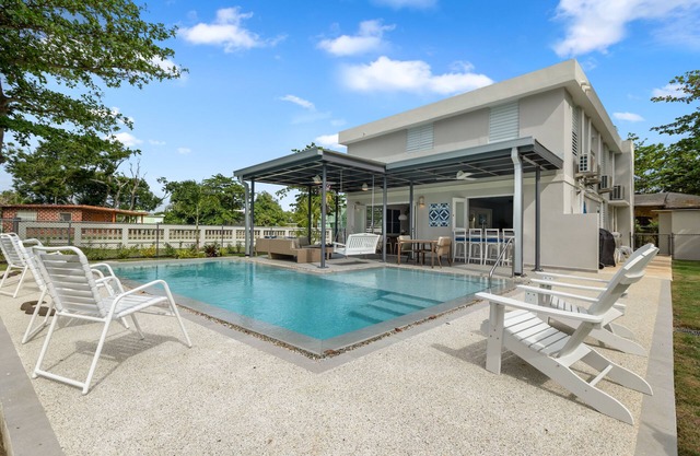 Your own beach house, private pool & pickle ball court, steps to beach.