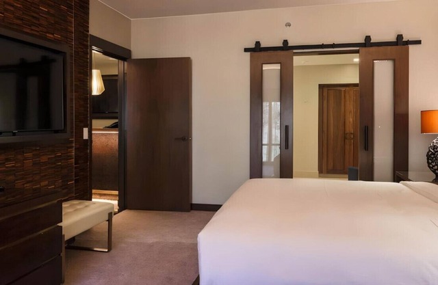 Your Spacious Getaway w/ a King Bed! Spa, Bar