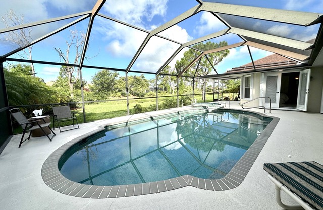 Your Tropical Oasis Awaits! Private home perfect for families.