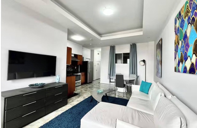 Your Vacation Station 2bd Apt in prime location!