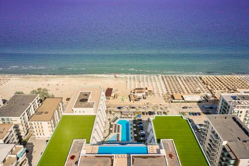 Yuma - Infinity Pool & Spa Resort
