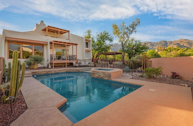 Zarzosa Foothills Villa Pool Hot Tub Views