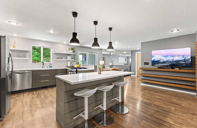 Zen w/Hot Tub, Office, Yard, Dog Friendly, Park