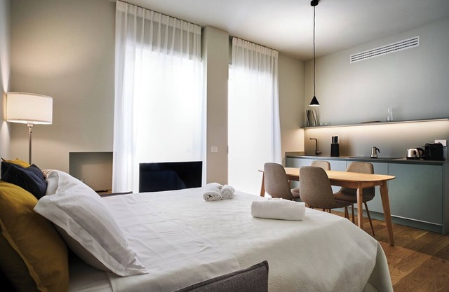 ZENARI SUITES B