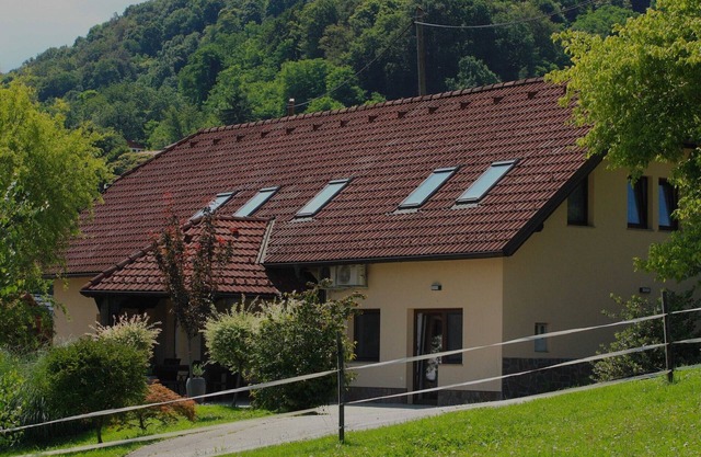Zevnik Quiet Retreat with Stunning Views and Equestrian Activities - Triple Room with Private Bathroom