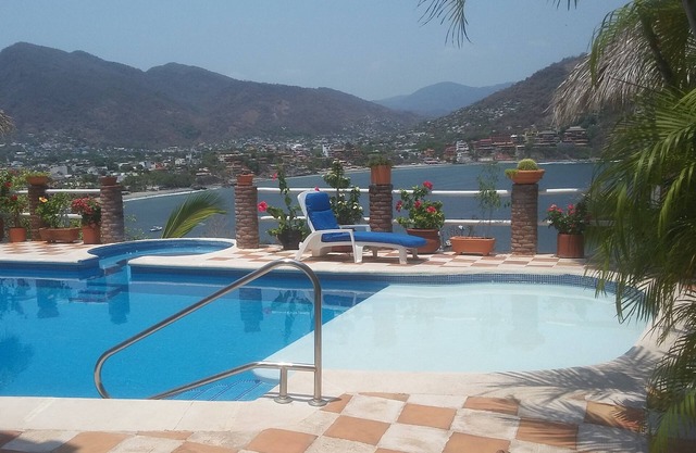 Zi Casa overlooking the beaches and bay