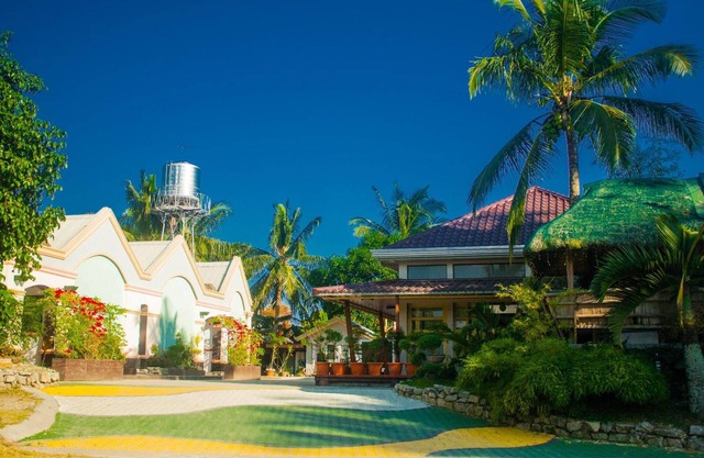 Zillion Pavilion Family & Business Hotel
