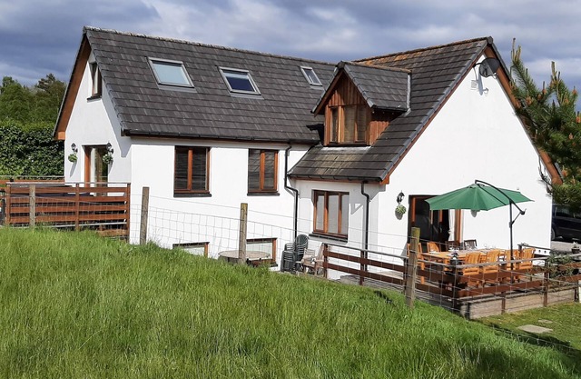 Zippity-Do-Da House, 4 Bedroom, 4 Bathroom, Cinema Room and Hot Tub.