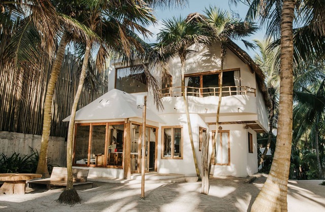 Zorba Villa 1 - 2BR Paradise by the Sea