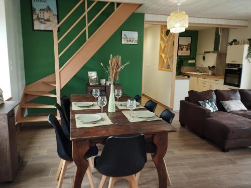 Beaune-d'Allier House | Évasion en pleine nature, confort moderne, climatisation, parking, WiFi - FR-1-489-554