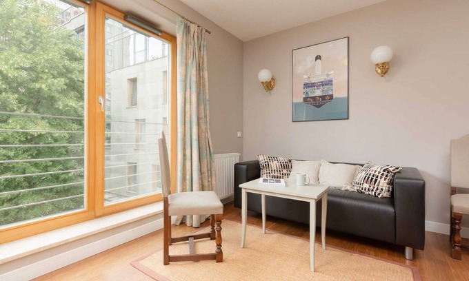 Kamienna Gora Apartment | Żołnierzy I Armii Wojska Polskiego 8 | Parking
