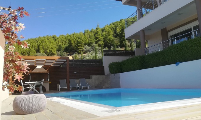 Nerotrivia Villa | Αυτόνομη βίλα με ιδιωτική πισίνα και απέραντη θέα