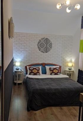 Slavske House | Захарова Оселя БАСЕЙН на території є Чан - Джакузі