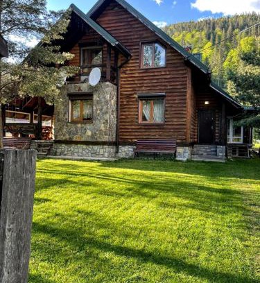 Tatariv House | Хуторянка