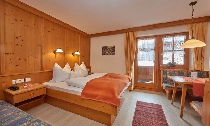 Reit im Winkl Apartment | 06 Cozy one-room apartment with balcony
