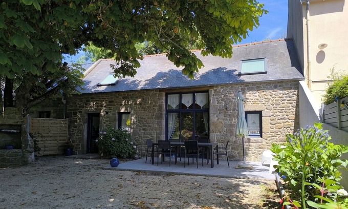 Kerlouet House | 1.5kms from beautiful beaches, the thatched village of Ménéham and shops.