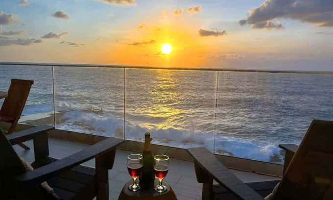 Northwest Point Condo | 1 Bdr Penthouse Oceanfront Condo w/Infinity Pool