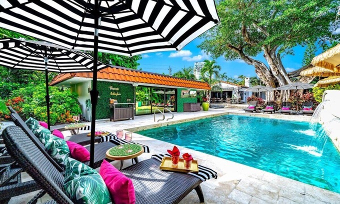 Harbor Beach House | #1 Beach Estate Las Olas Beach Best Location