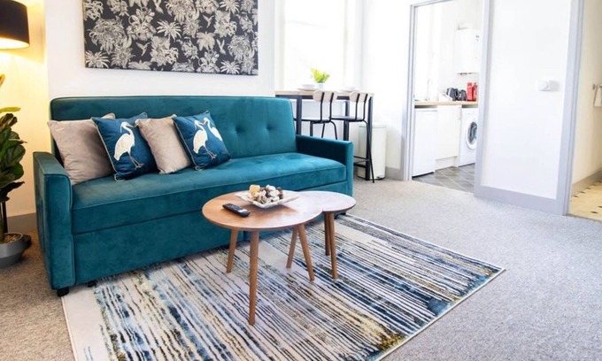 Rushmoor District Apartment | 1 Bed 1 Bath Apt, Contractors & Families, Parking