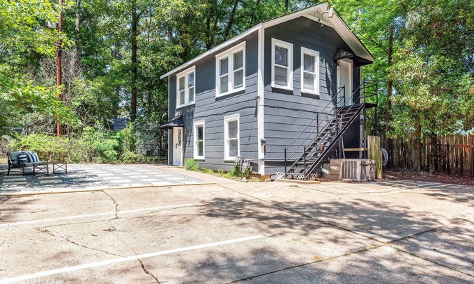 Caddo Heights-South Highlands Apartment | 1-bedroom, 1-bath apartment
