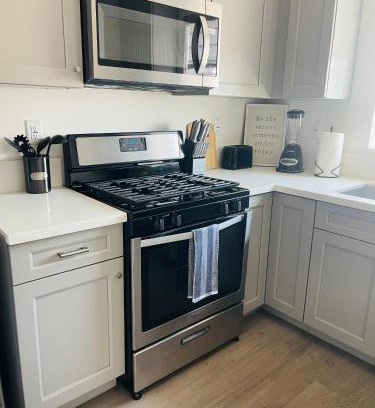 Westlake Apartment | 1 Bedroom 1 Bathroom Near Crypto Center