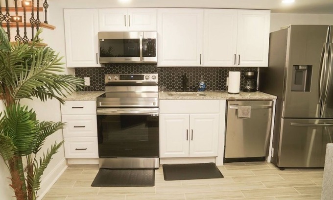 Capitol View Apartment | 1 Bedroom 1 Bathroom Apartment