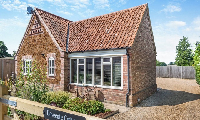 Denver Cottage | 1 bedroom accommodation in Downham Market