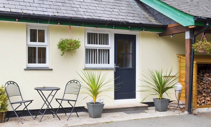 Saint Goran Cottage | 1 bedroom accommodation in Polmassick, near St Austell