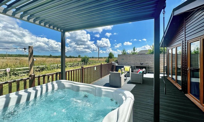 Raywell Ski Chalet | 1 bedroom accommodation in Raywell, Beverley