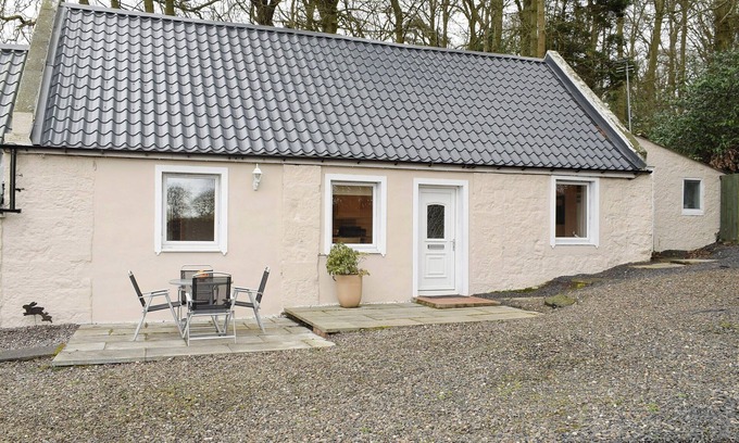 Dunfermline Cottage | 1 bedroom accommodation in Saline, near Dunfermline