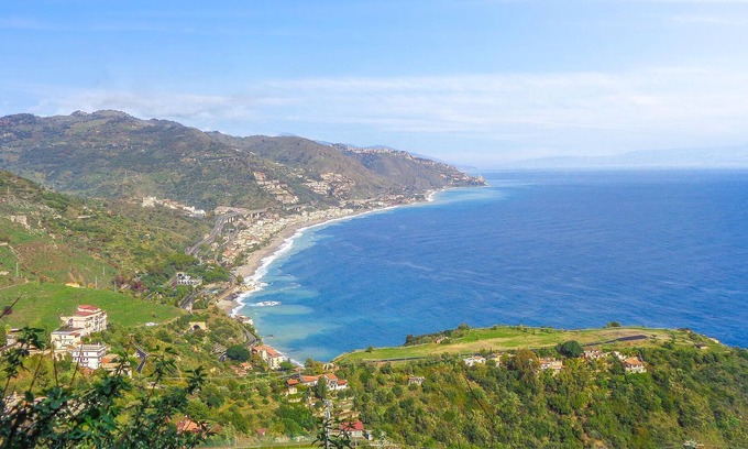 Calatabiano Apartment | 1 bedroom accommodation in Calatabiano