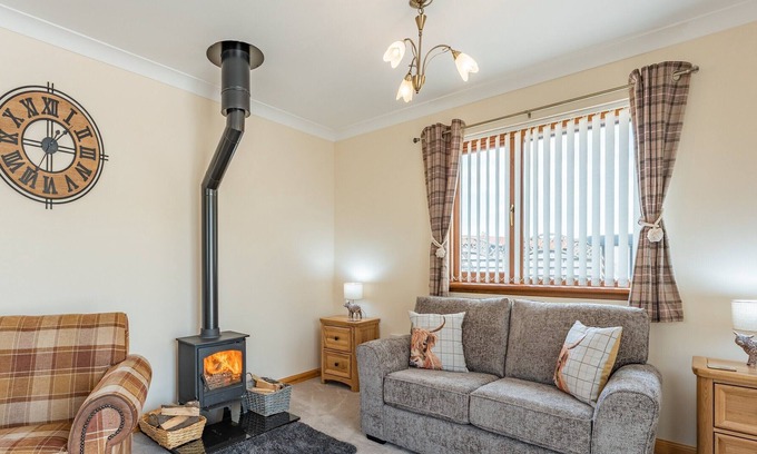 Airdrie Cottage | 1 bedroom accommodation in Plains, near Airdrie