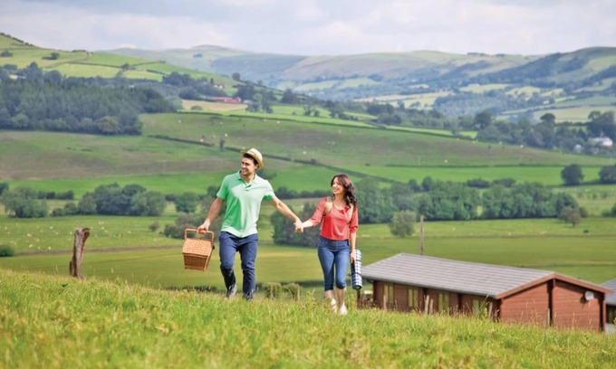 Caersws Ski Chalet | 1 bedroom accommodation in Llandinam, Powys