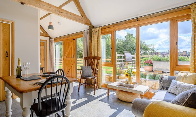 Fenny Compton Cottage | 1 bedroom accommodation in Fenny Compton, near Warwick