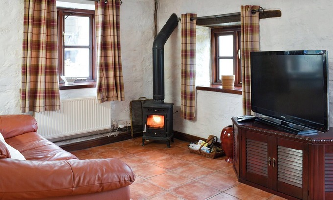 Lydney Cottage | 1 bedroom accommodation in Woolaston, near Lydney