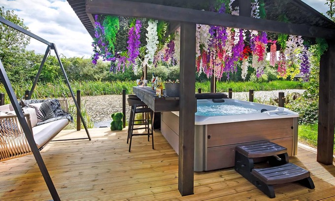 Selby Ski Chalet | 1 bedroom accommodation in South Duffield, Nr York