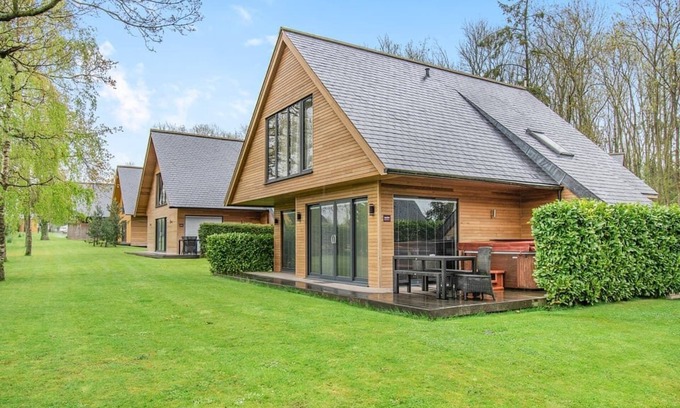 Pocklington Ski Chalet | 1 bedroom accommodation in Pocklington, York