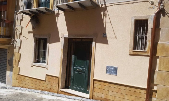 Caltanissetta Apartment | 1 Bedroom Apartment in Caltanissetta