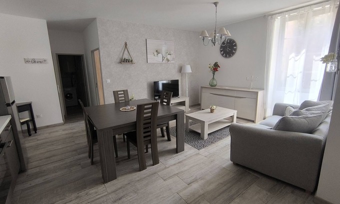 Riez Apartment | 1 Bedroom Apartment In Riez