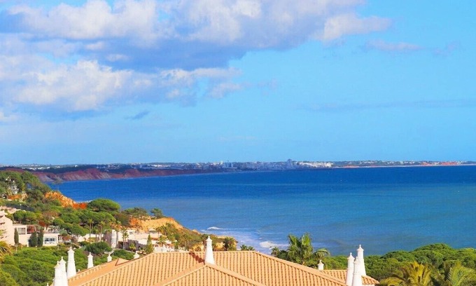 Santa Eulalia Apartment | 1 bedroom apartment with sea view, pool and garage