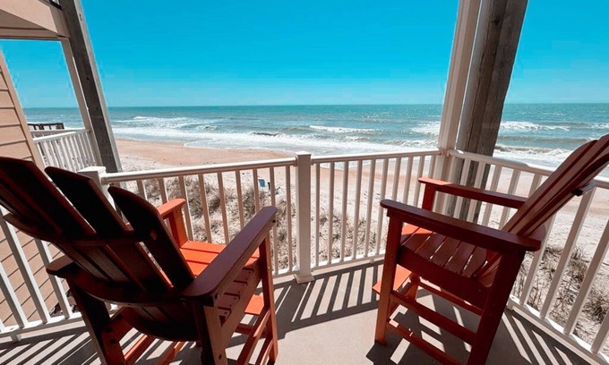 McCutcheon Field Condo | 1 Bedroom Condo at Topsail Dunes w/POOL