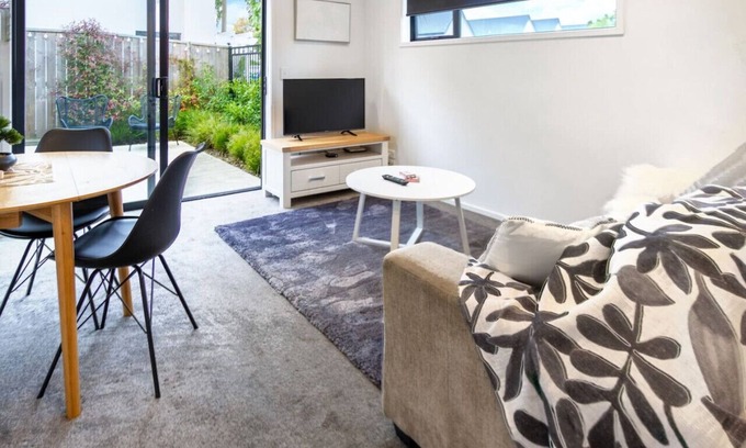 Christchurch City Centre House | 1 Bedroom Central City Escape