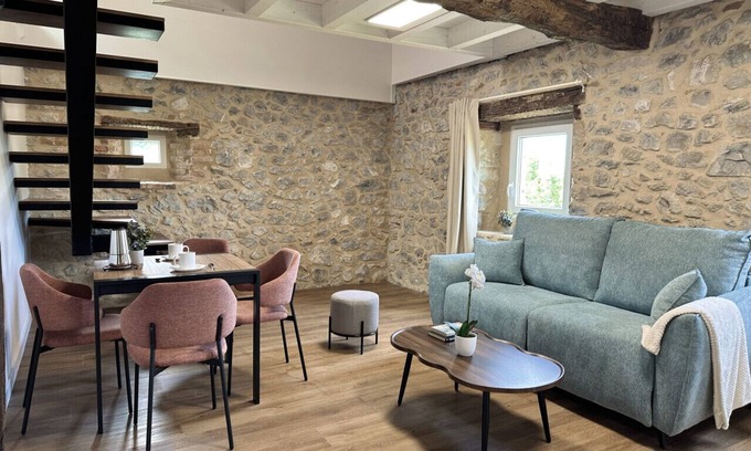 Meruelo Apartment | 1 Bedroom Duplex in Boutique Apartahotel