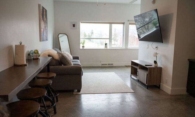 Downtown Anchorage Apartment | 1 Bedroom Flat Downtown