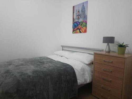 Sheffield Apartment | 1 Bedroom Flat in Sheffield City Centre-Sleeps 4