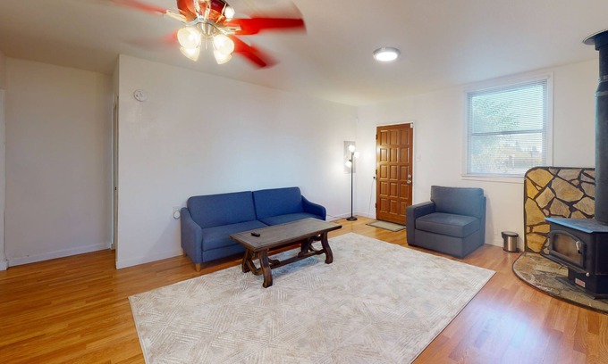Yelm House | 1 Bedroom Getaway in Yelm