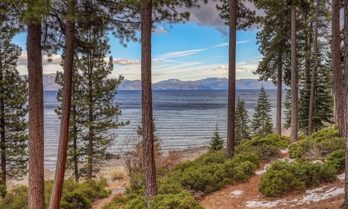 Dollar Point Condo | 1 Bedroom Lakefront at Chinquapin | Unit 147